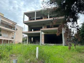 Ημιτελές διαμέρισμα, Φιλοθέη
