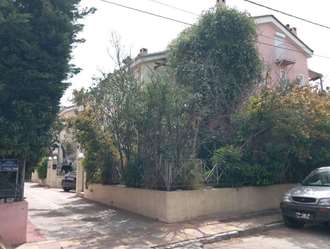 Μεζονέτα, Αδάμες, Κηφισιά